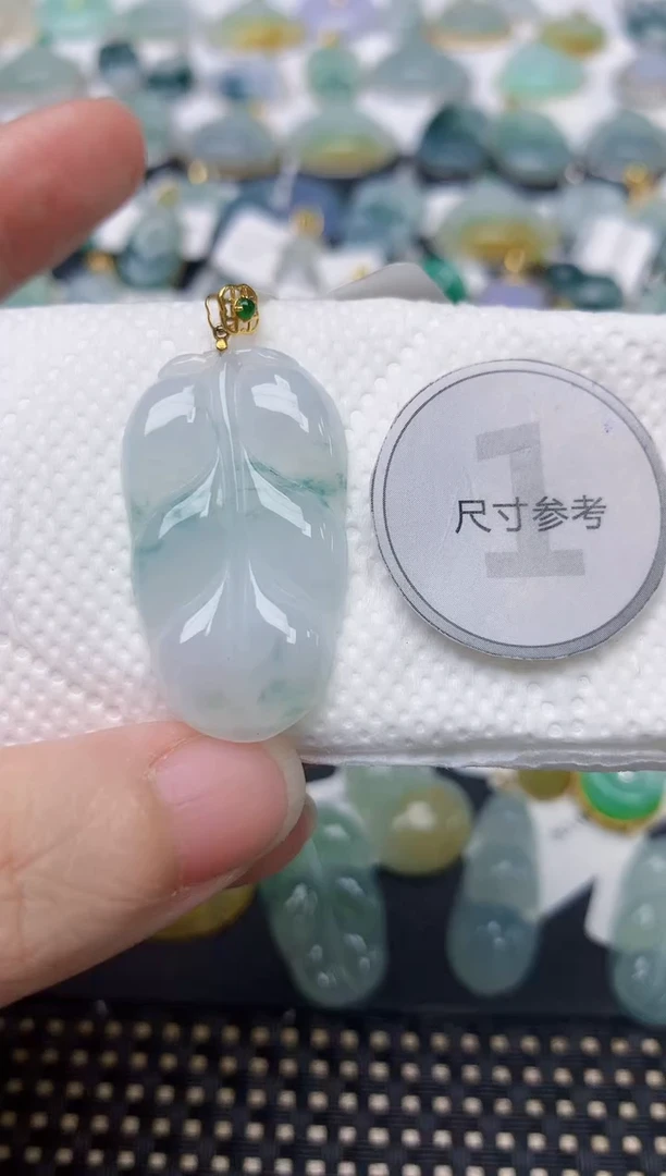 颈饰18K金镶嵌翡翠天然缅甸A货翡翠