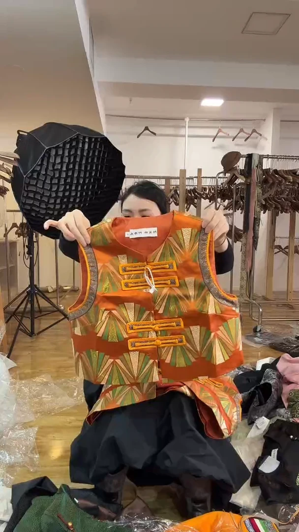 马甲   S  100斤以里