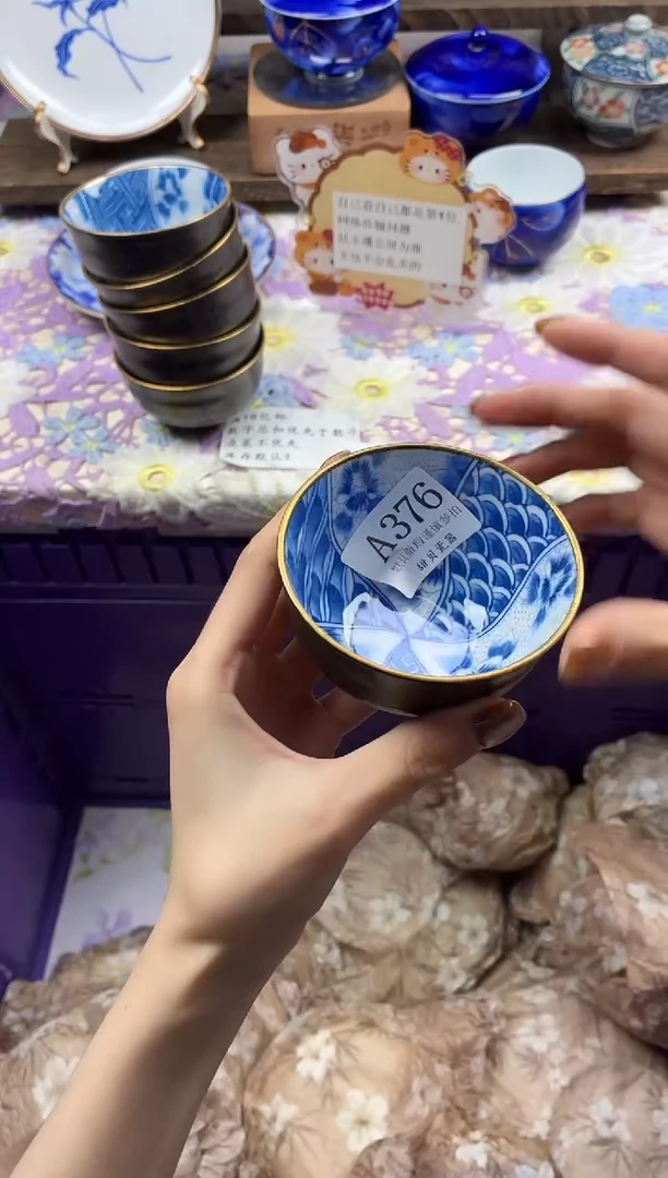 瓷片猫**多                A376