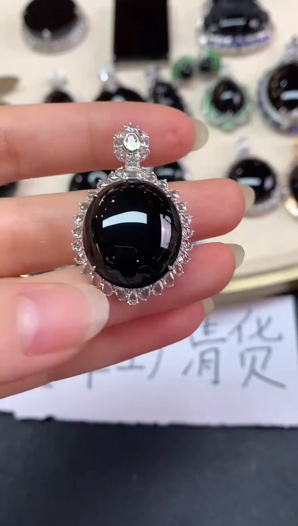 吊坠(不含链)18K金镶嵌翡翠D48|13800