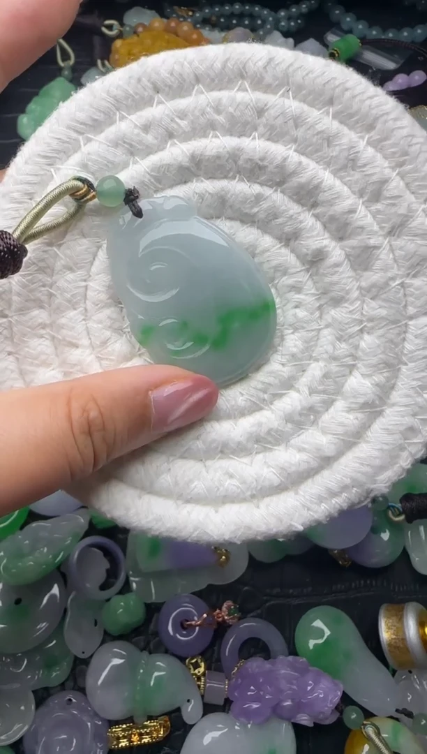 颈饰未镶嵌翡翠缅甸翡翠吊坠
