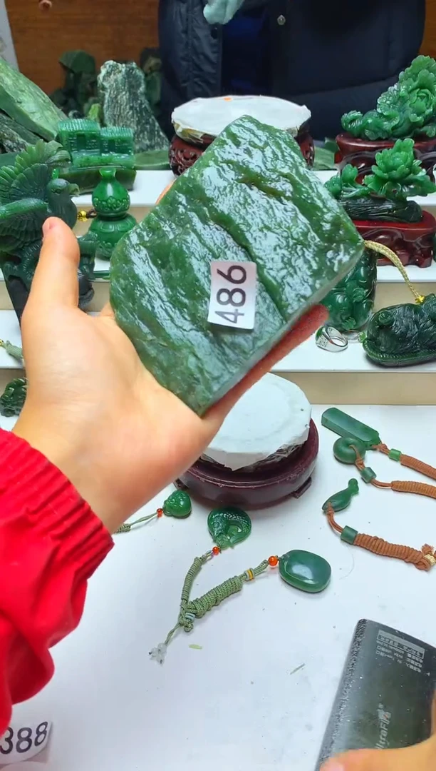 未镶嵌和田玉摆件1