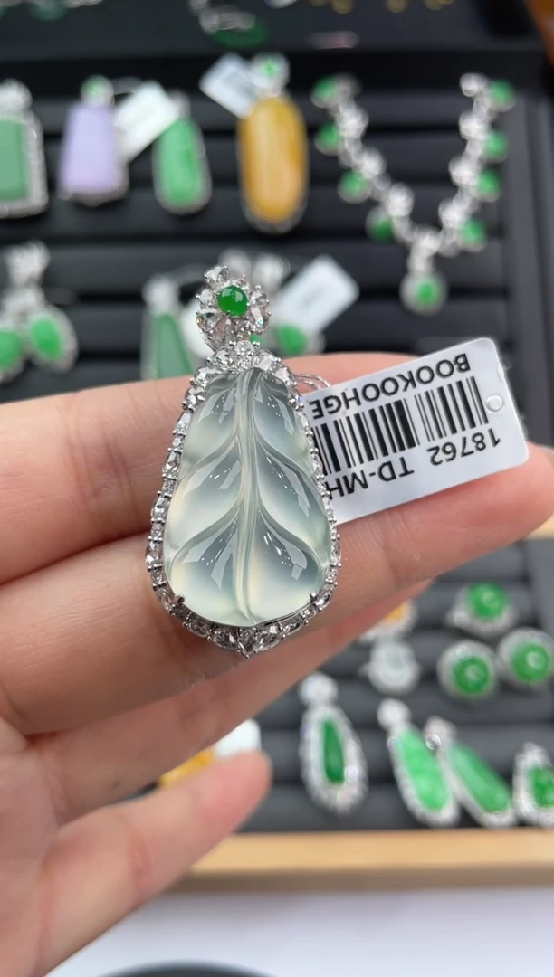 18K金镶嵌挂件翡翠ZHG01122-22