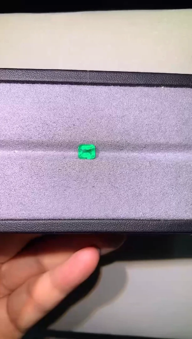 【闪购商品】祖母绿裸石未镶嵌1.02ct哥伦吉尔德沃顿微油8363