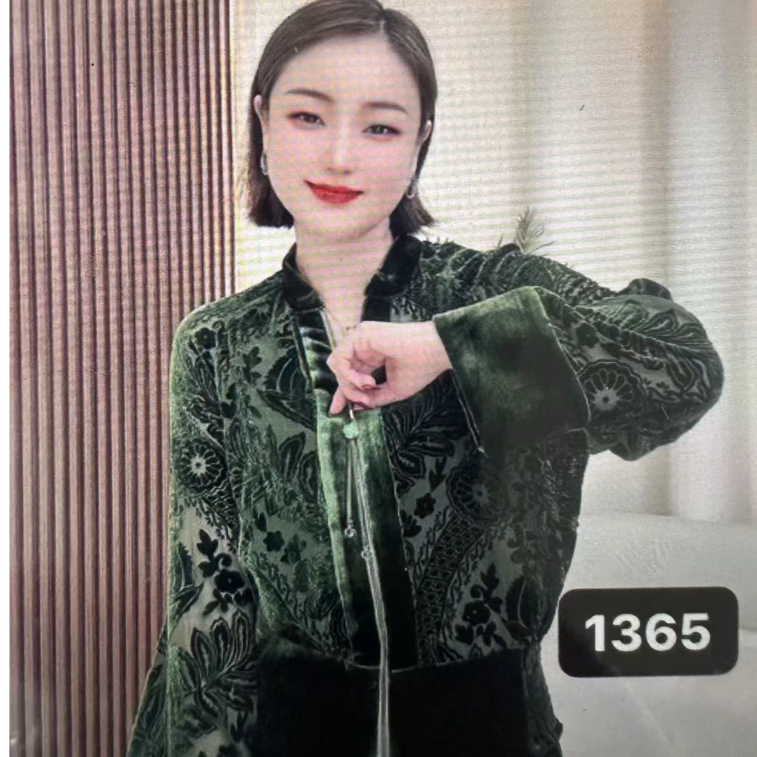 时尚丝绒烧花上衣YC-1365Z