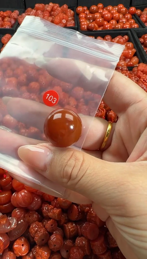 颈饰未镶嵌南红玛瑙富*竹1