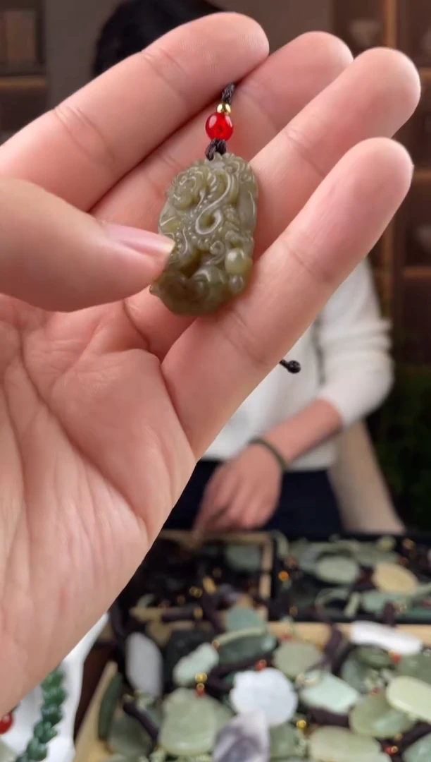 颈饰未镶嵌和田玉拍一发一，多样性发货