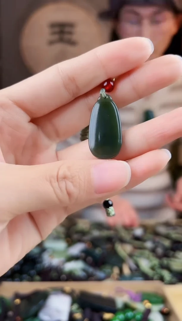 颈饰未镶嵌和田玉拍一发一，多样性发货