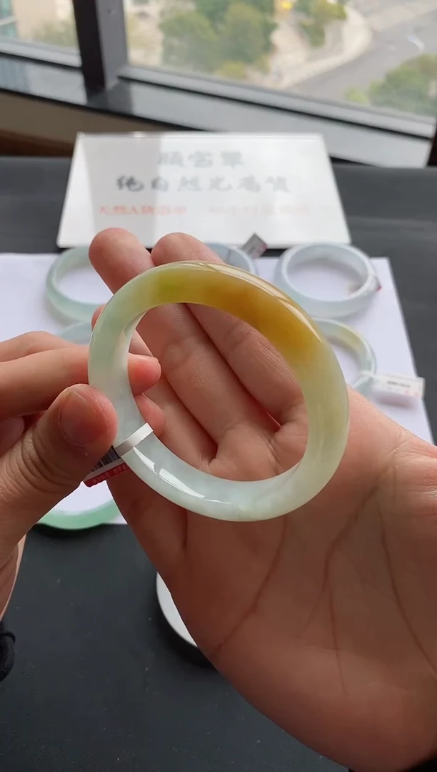 【闪购商品】翡翠手镯未镶嵌51号57*12.6*8.9正圈