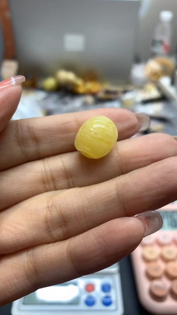 未镶嵌琥珀珠宝奇石712
