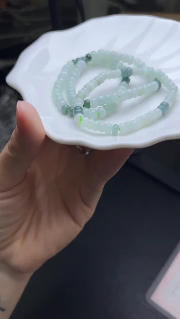 翡翠挂件未镶嵌多样性发一件CZH1121