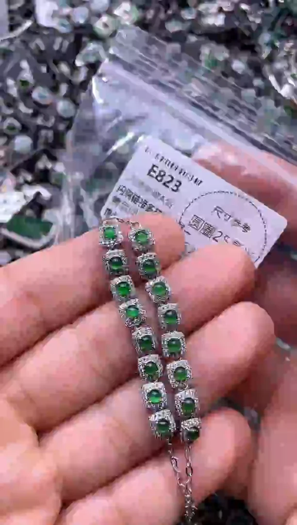 翡翠未镶嵌颈饰E823手链 多样性发其一