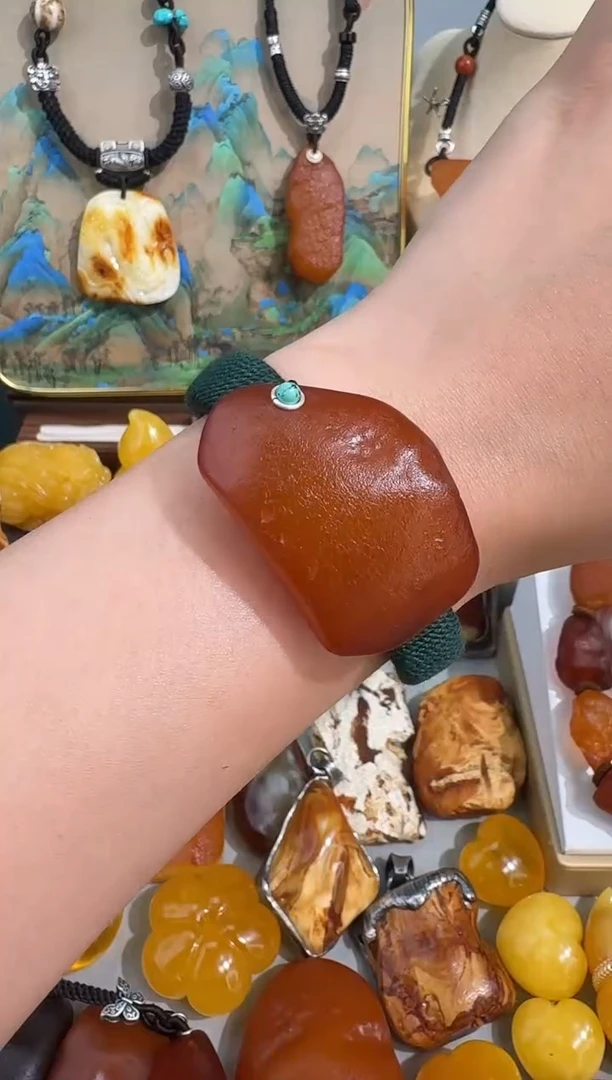 未镶嵌琥珀裸石琥珀