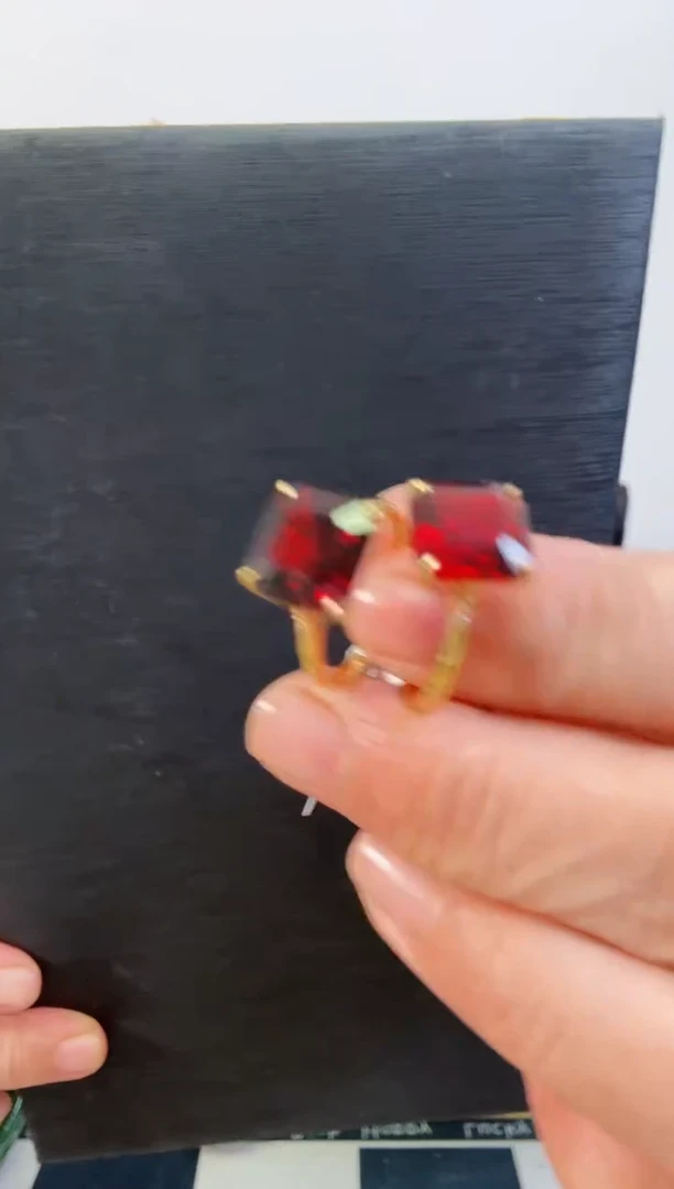 18K金镶嵌戒指石榴石戒指多样性发一个