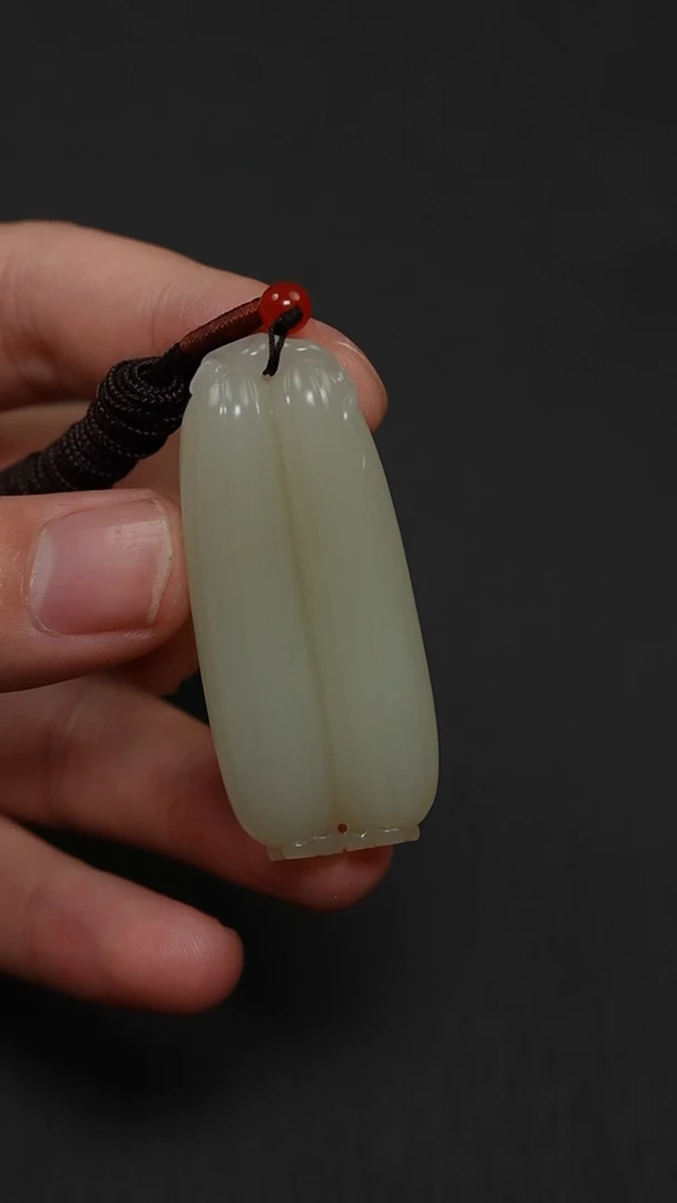 和田玉未镶嵌颈饰0