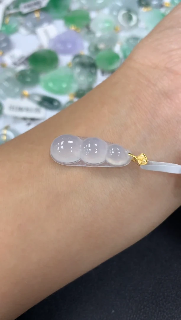 颈饰18K金镶嵌翡翠a货假一赔三支持复检百元上9元证书费自理