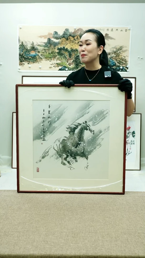 国画70*70高远手绘花鸟带框