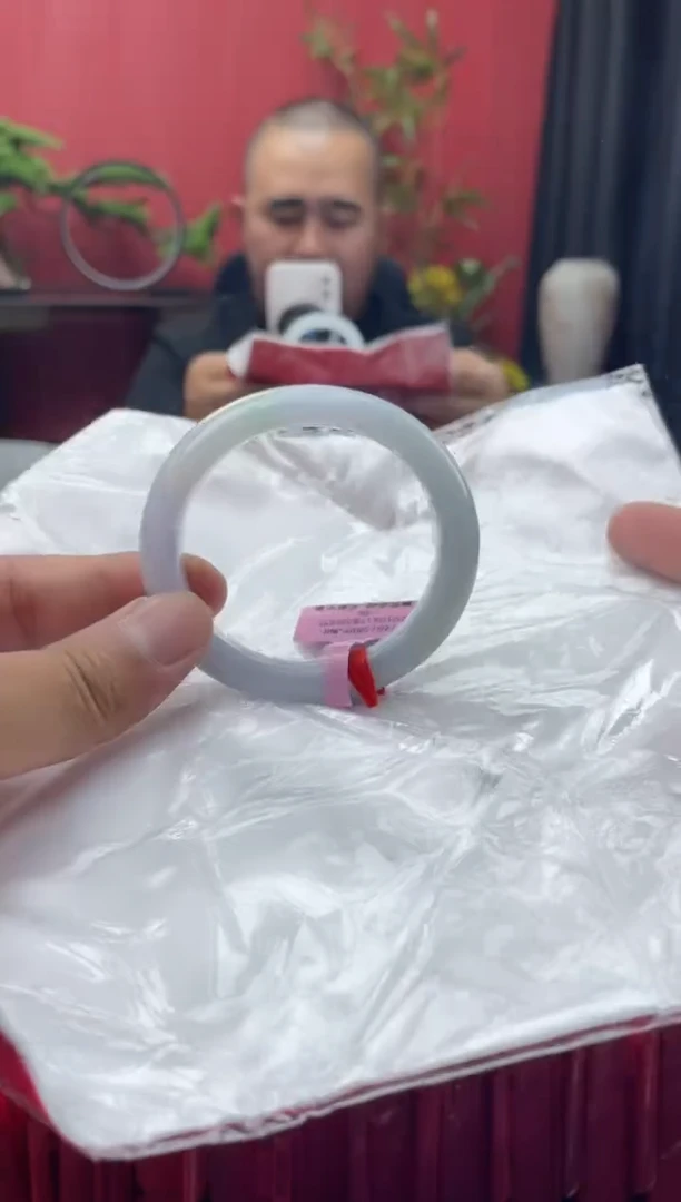 未镶嵌手镯（贵妃镯）翡翠10