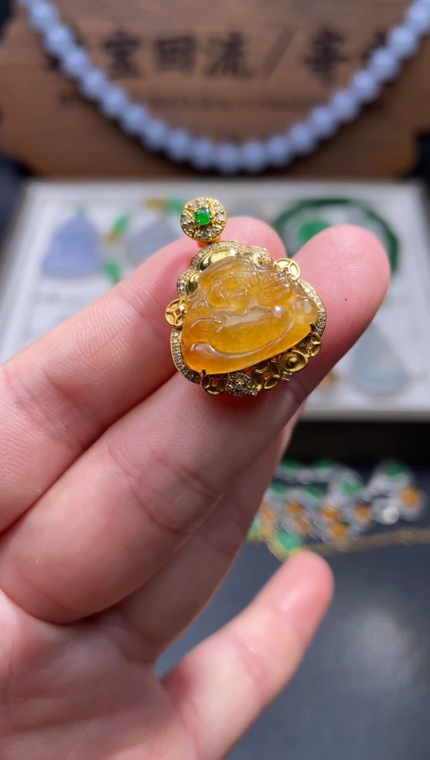【闪购商品】翡翠颈饰18K金镶嵌10...........