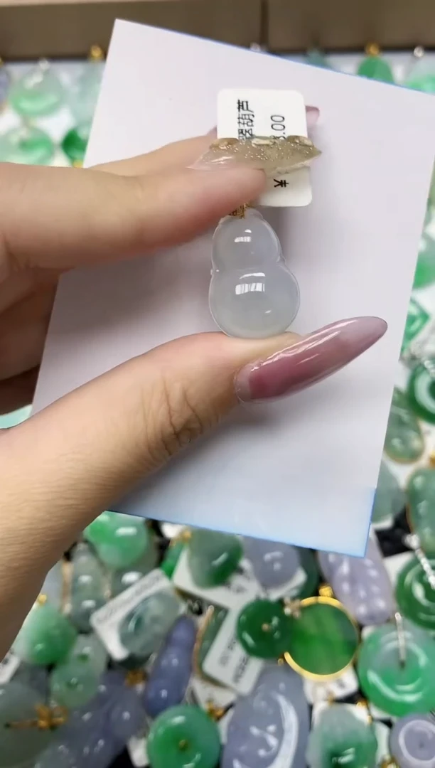 翡翠18K金镶嵌颈饰1111111111