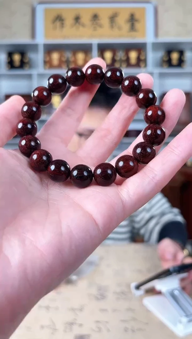 檀香紫檀（小叶紫檀）油密1.2 圆珠单圈手串