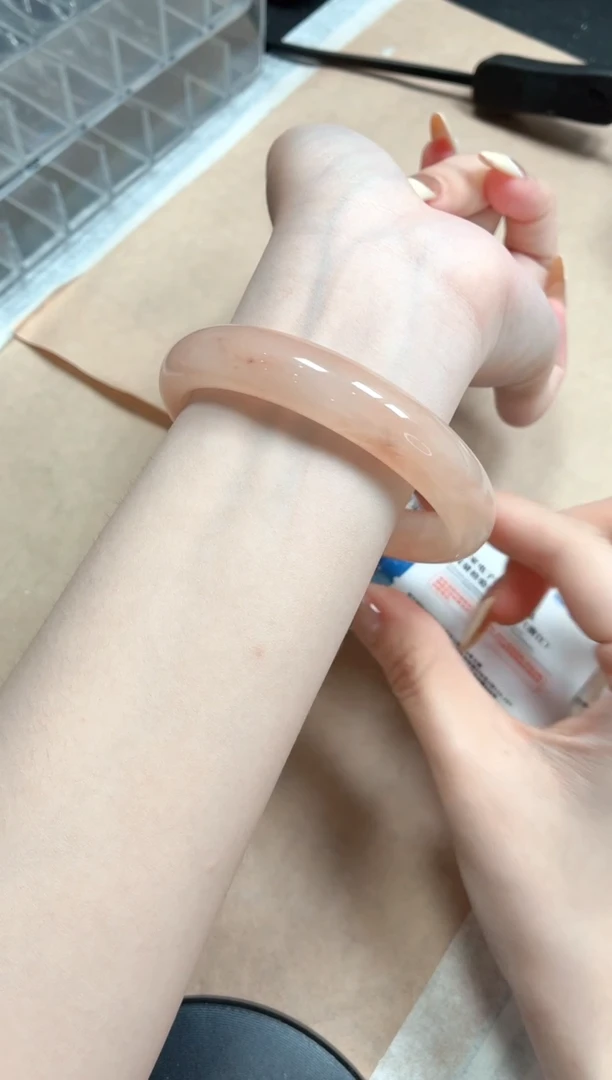 石英质玉手镯未镶嵌273-64.2桃花