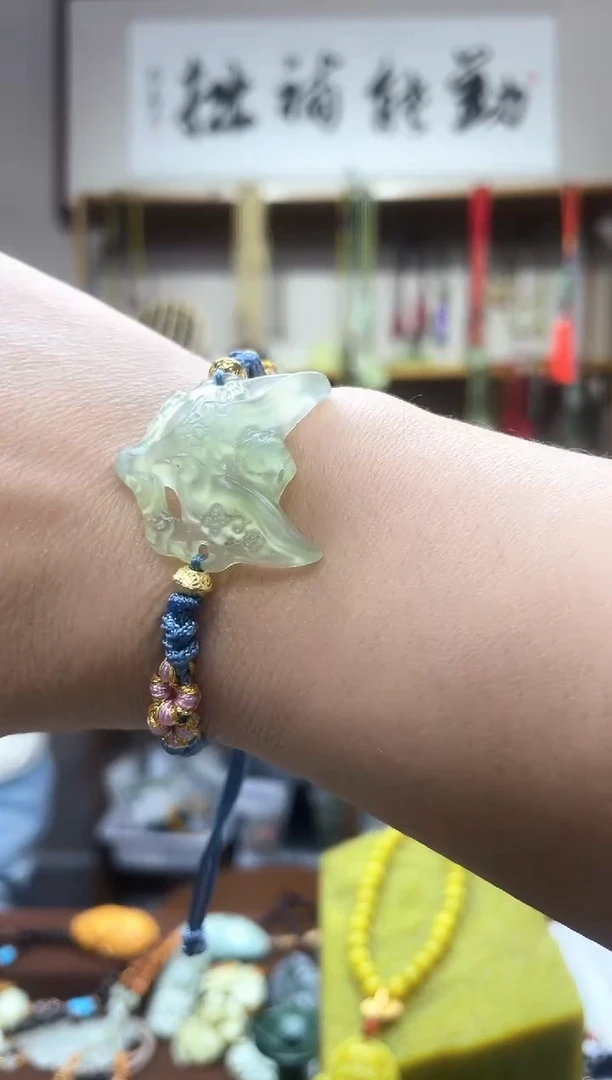 未镶嵌岫玉吊坠·