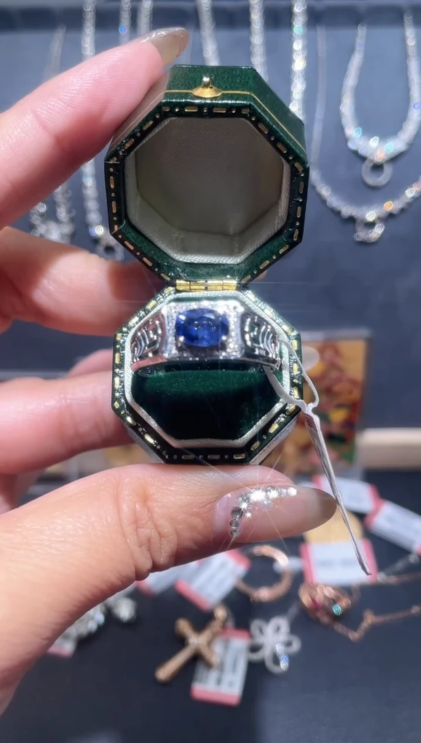 【闪购商品】蓝宝石戒指18K金镶嵌蓝宝石戒指
