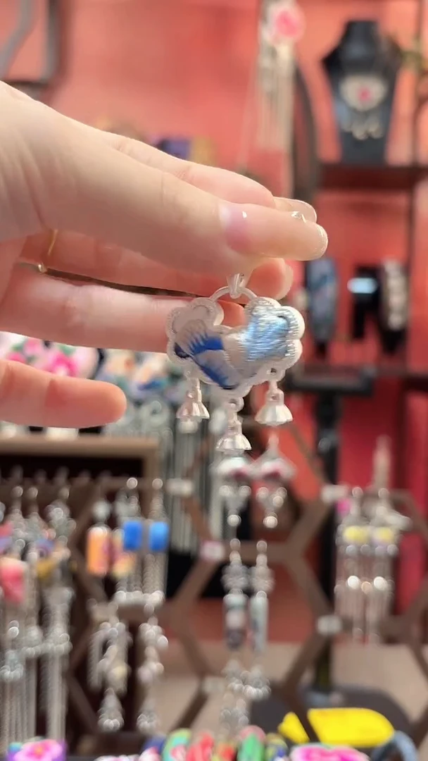 织绣 云织谣民族风精美饰品   431