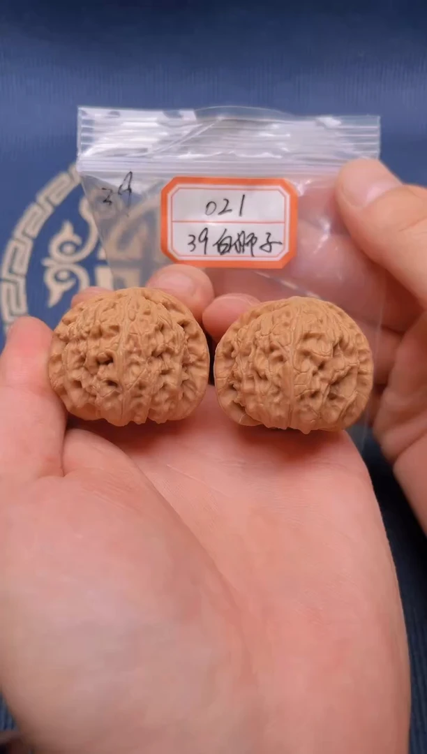 文玩核桃把件021 39全白狮子