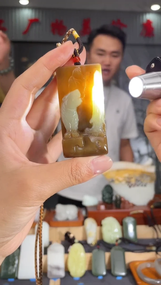 和田玉未镶嵌颈饰1