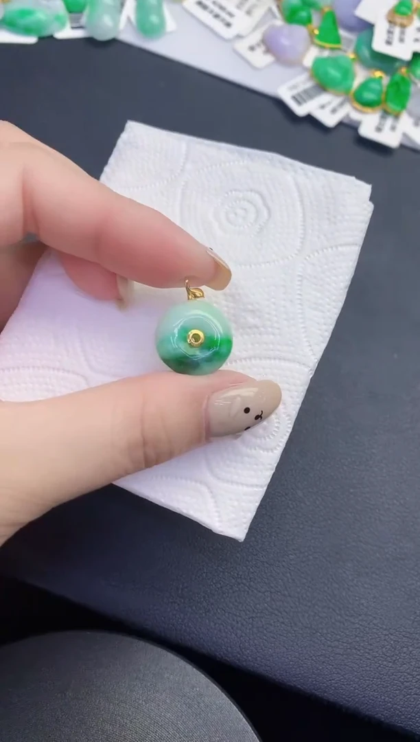 颈饰18K金镶嵌翡翠缅甸天然翡翠A货