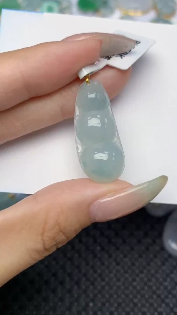 翡翠18K金镶嵌颈饰天然翡翠a货