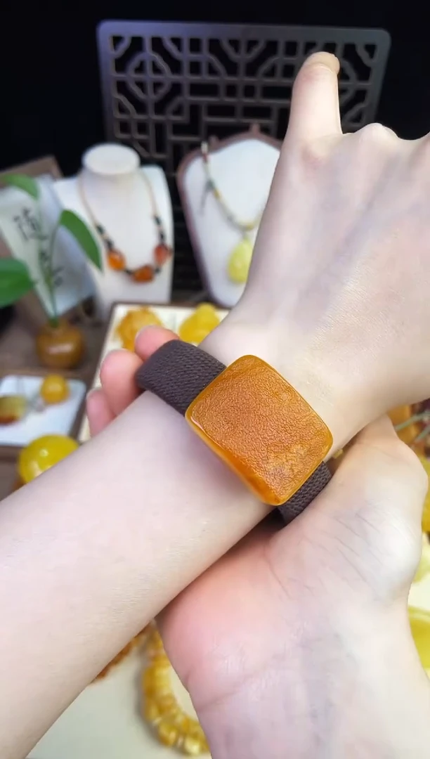 未镶嵌琥珀珠宝奇石柒月