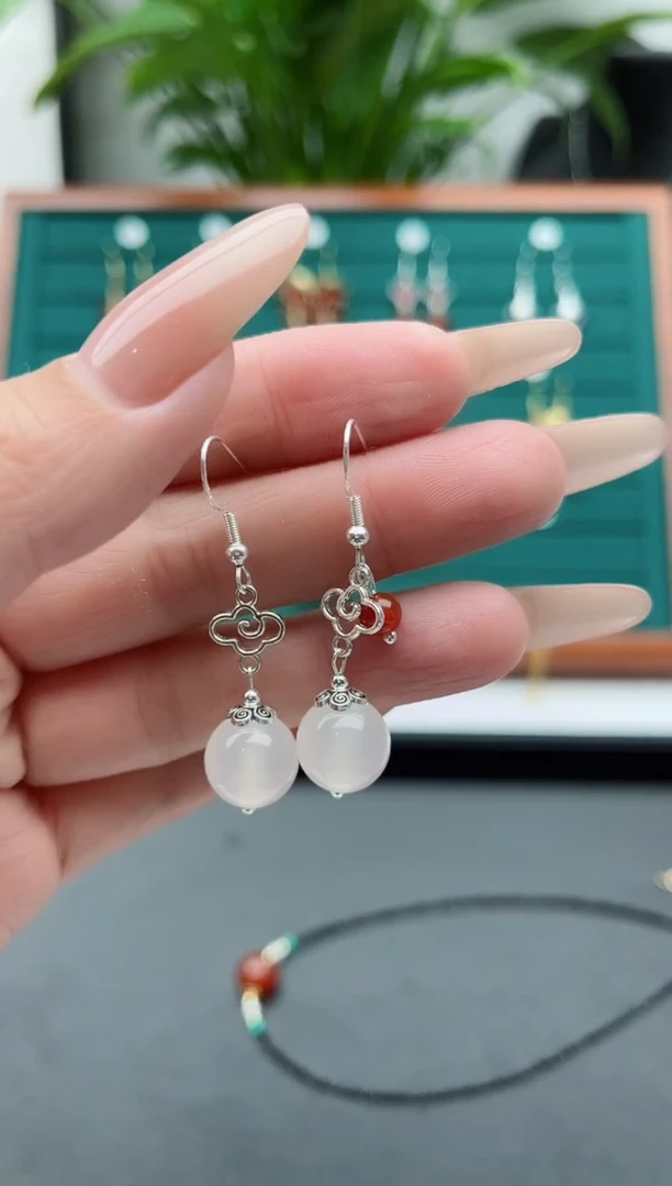 【闪购商品】南红玛瑙耳饰银S925镶嵌916变色珠小