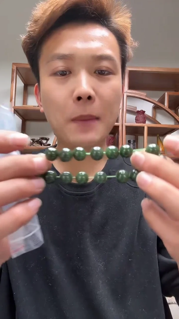 未镶嵌手镯和田玉微瑕多样性发其一P-79