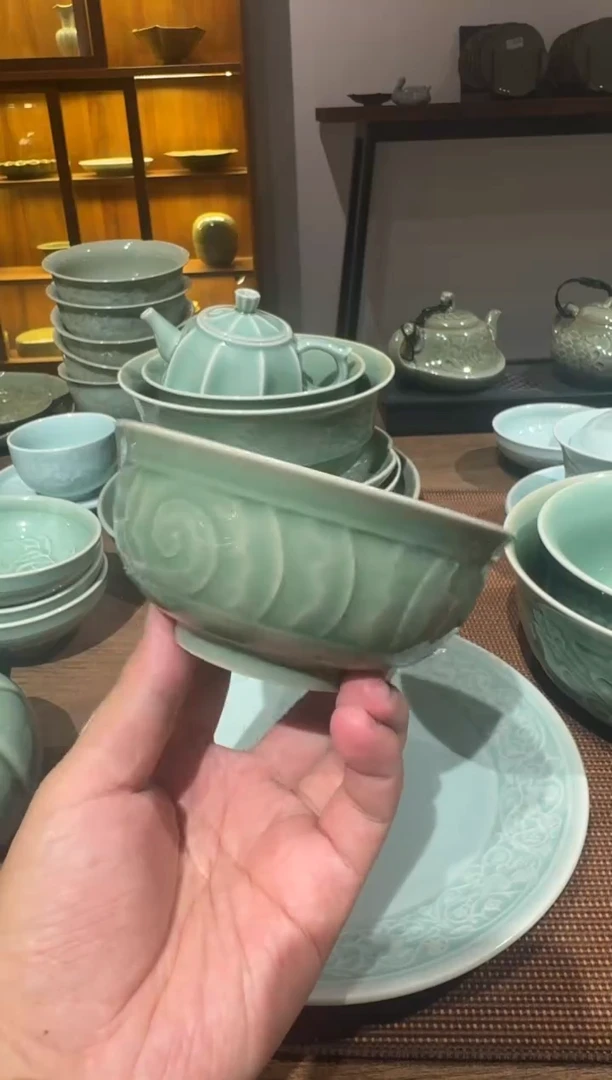 瓷微瑕象记碗1只