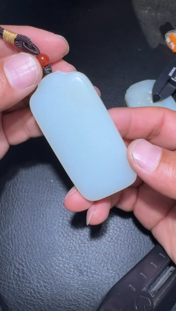 未镶嵌和田玉（糖玉）挂件和田玉