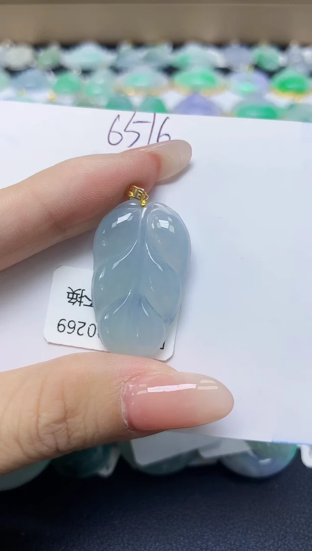 翡翠18K金镶嵌颈饰天然缅甸翡翠A货