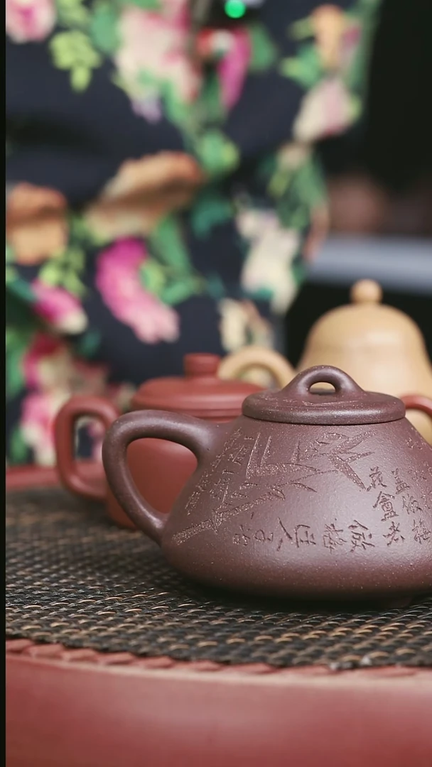 茶壶紫砂高砂老紫泥子冶石瓢220CC刻绘