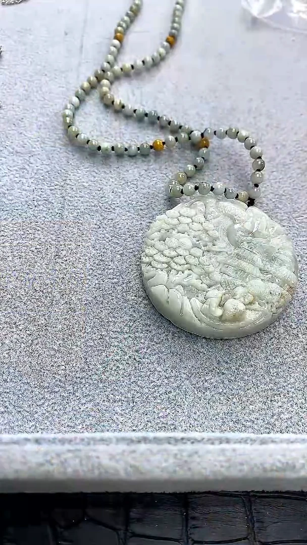 颈饰未镶嵌翡翠翡翠山水吊坠