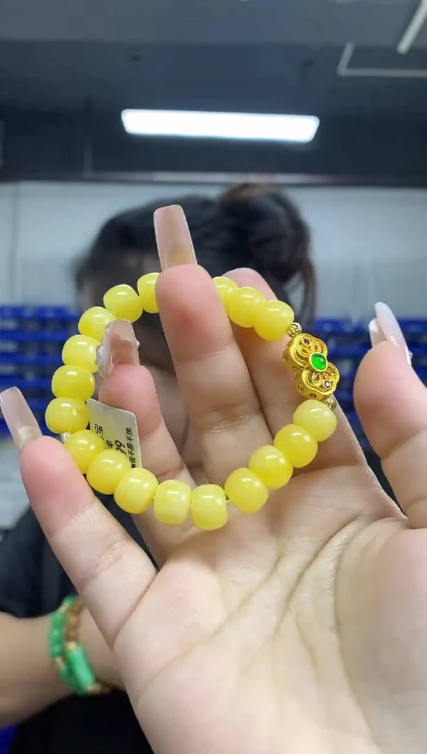 未镶嵌蜜蜡裸石多样性发其一颜色微差