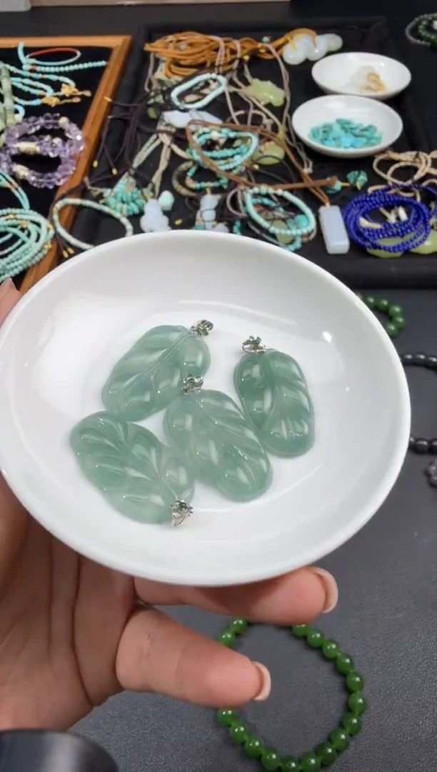 颈饰18K金镶嵌翡翠S1004-S661-240多样性一件