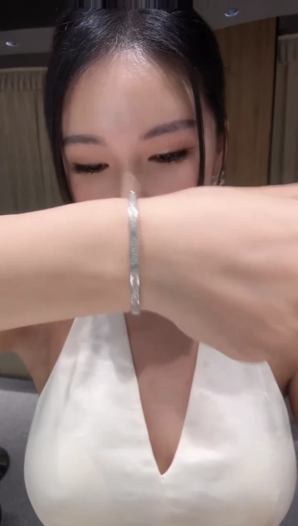 手镯铂Pt950镶嵌钻石满天星