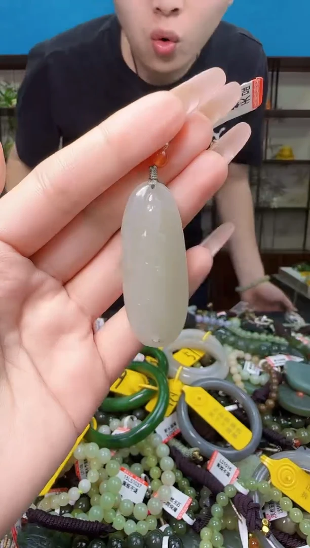 颈饰未镶嵌和田玉多样性发一