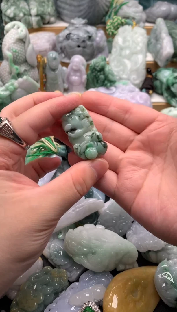 吊坠(不含链)未镶嵌翡翠1