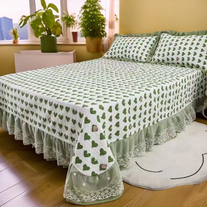 《蕾丝床裙床盖》四季可用绗缝泡泡 棉（小爱心）可机洗可防滑