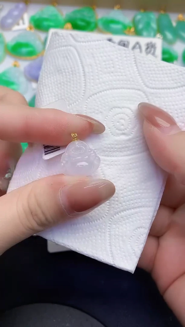 颈饰18K金镶嵌翡翠缅甸天然翡翠A货