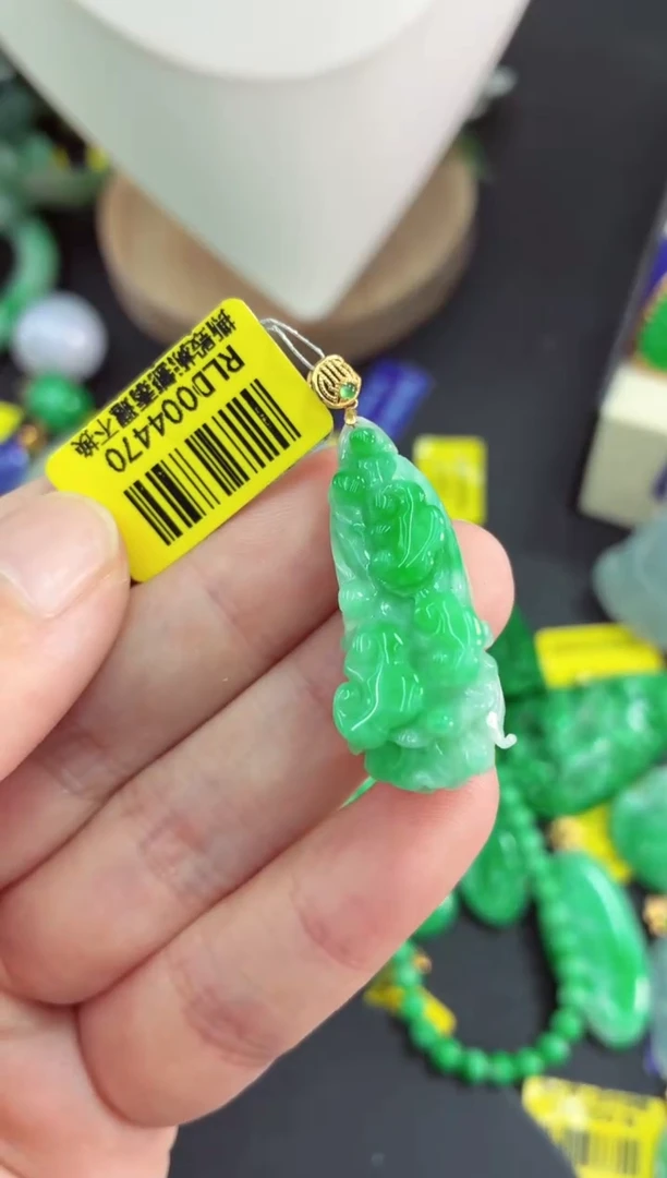 吊坠(不含链)18K金镶嵌翡翠挂件