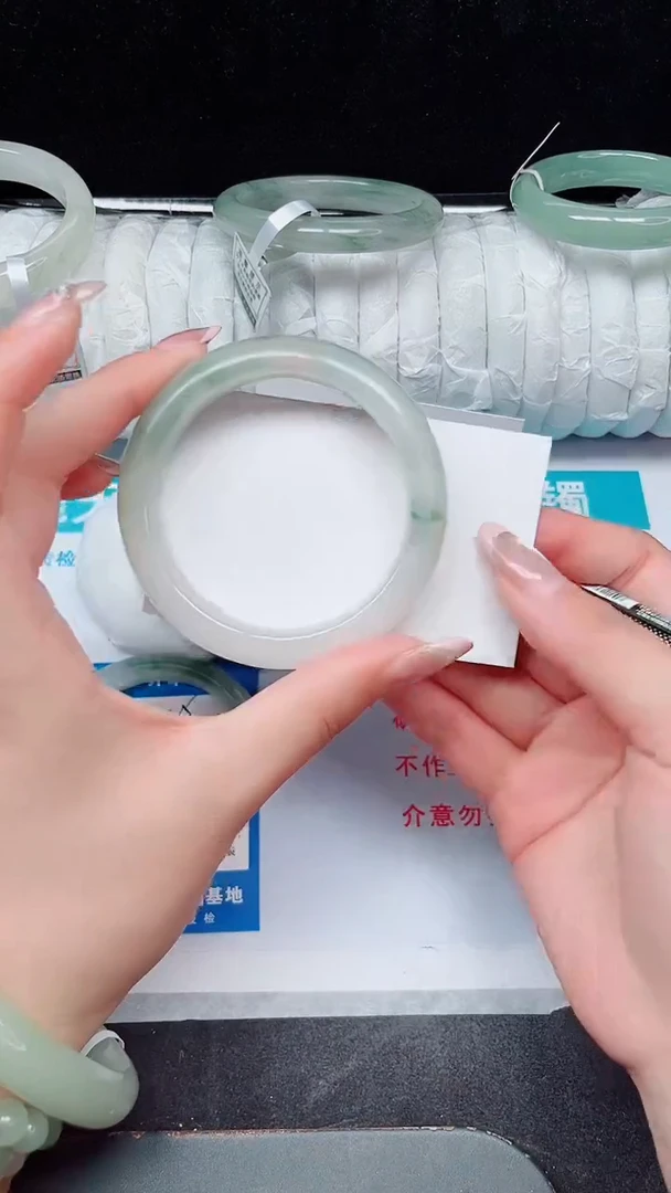 未镶嵌手镯石英质玉26-55/56